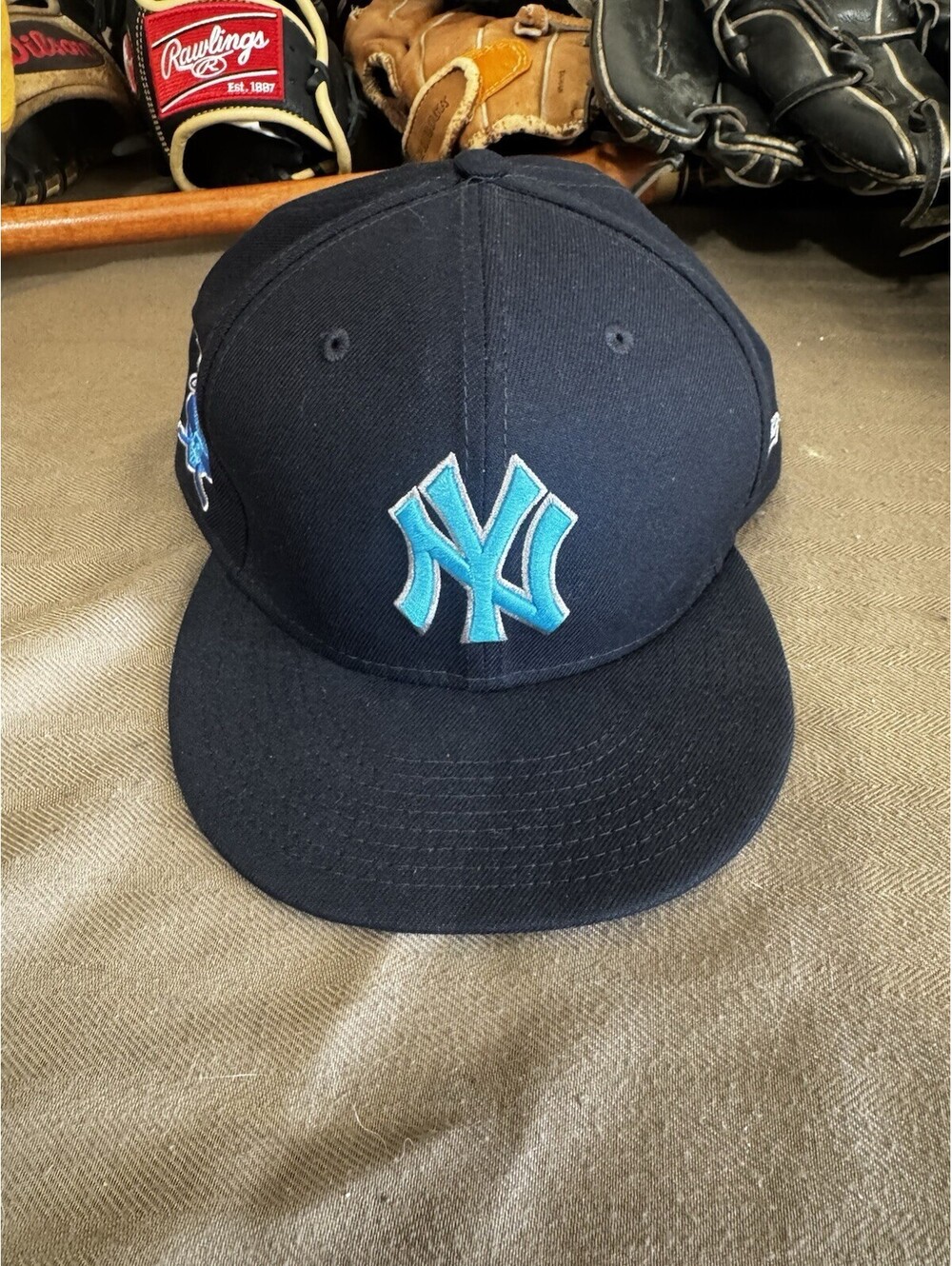 New York Yankees Fitting Hat 7 5/8 Light Blue